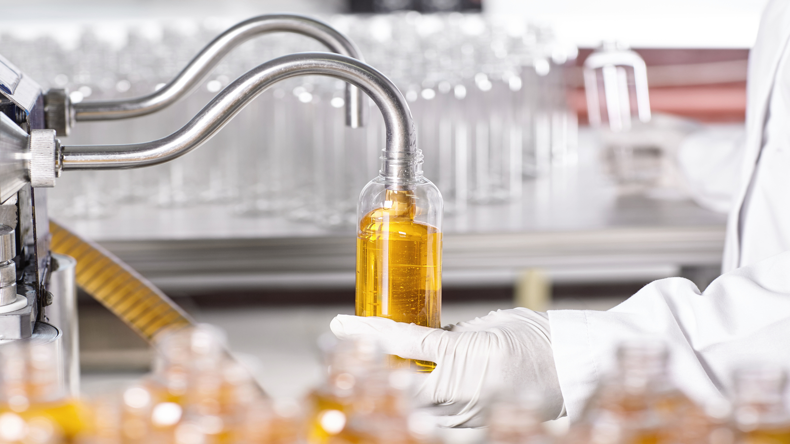 Bomba termoplástica usada para movimentar produtos quimicos para pequenos recipientes